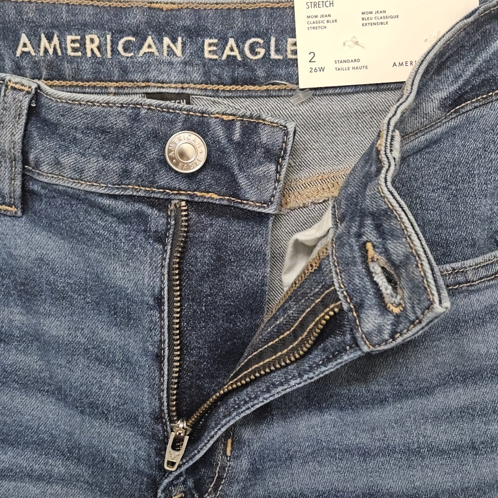 AMERICAN EAGLE MOM JEANS WOMEN'S SIZE 2/26W - Picture 3 of 7